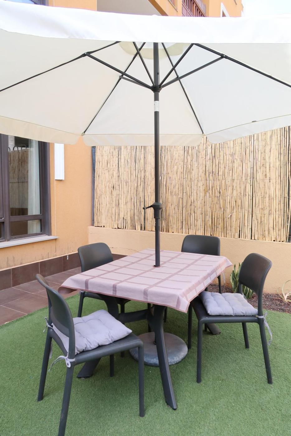 Spacious Apartment With Large Private Garden In Palm Mar Extérieur photo
